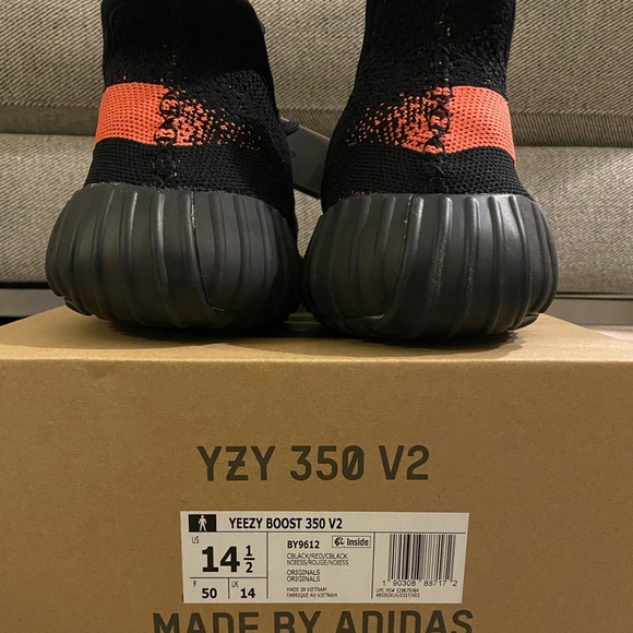 YZY BOOST 350 V2  (New In Box) - Picture 7 of 8